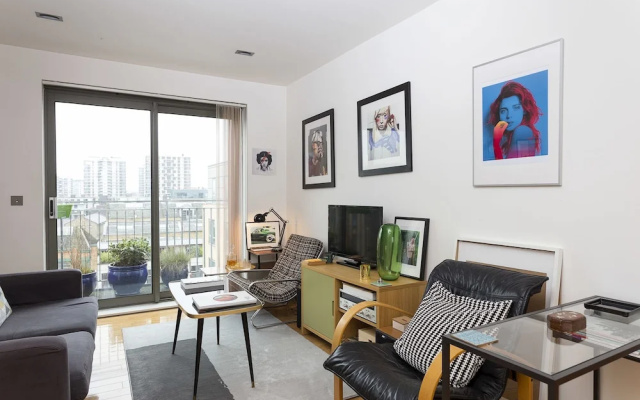 1 Bedroom East London Balcony Flat