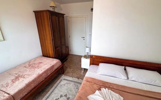 Qumi Apartments