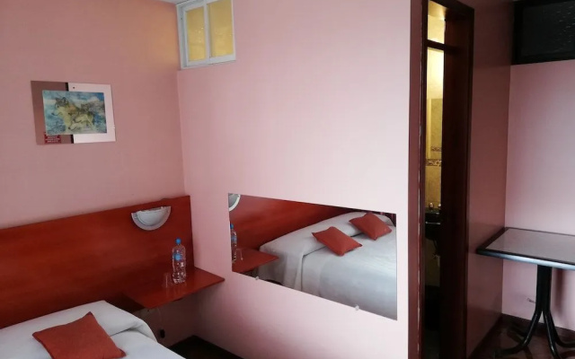 Water Palace Hostal