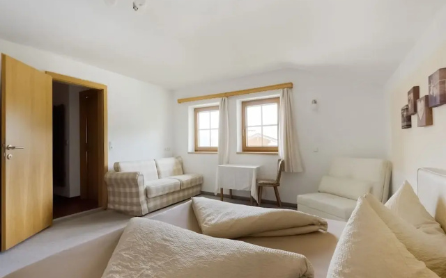 Lovely Apartment in Hainzenberg Next to Forest