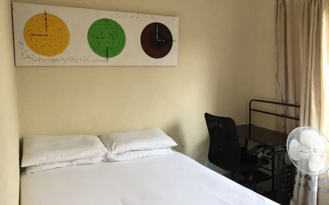 Tntee Apartments