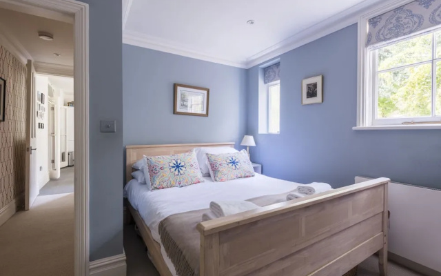 Beautiful Family home in Putney