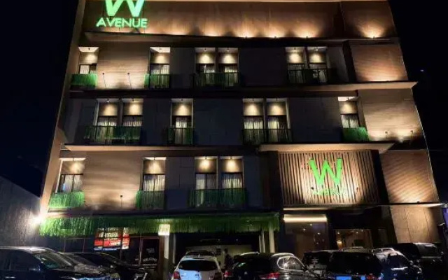 The W Avenue