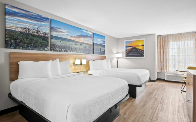 Days Inn by Wyndham Dallas Plano
