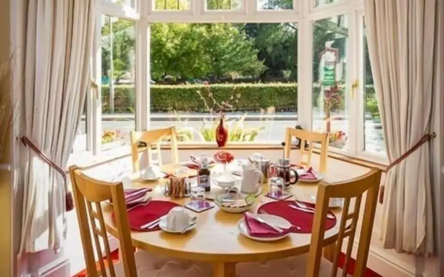 Ashgrove House