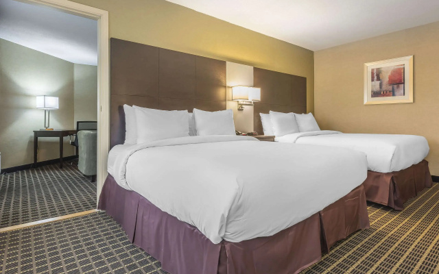 Quality Inn & Suites Downtown Windsor