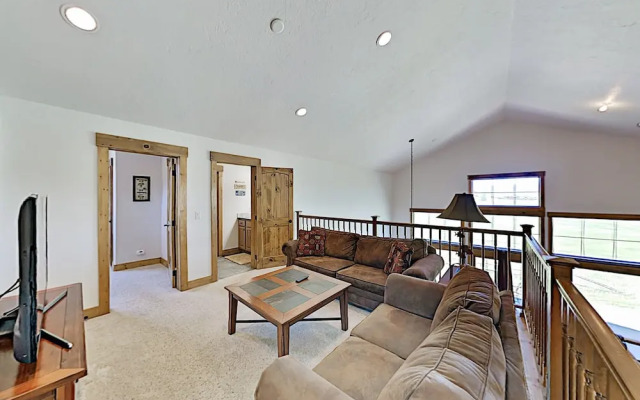 580 Granby - 3 Br Home