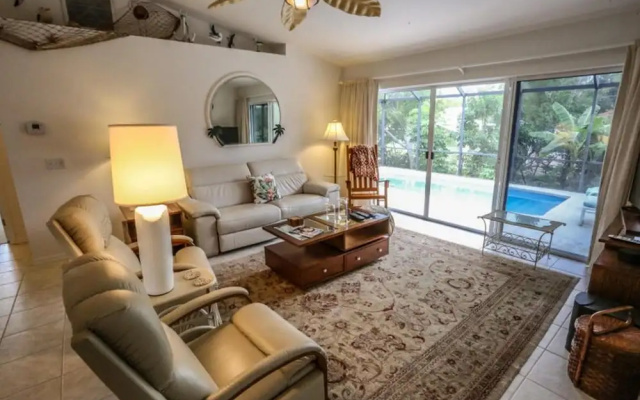 9817 Tonya Ct