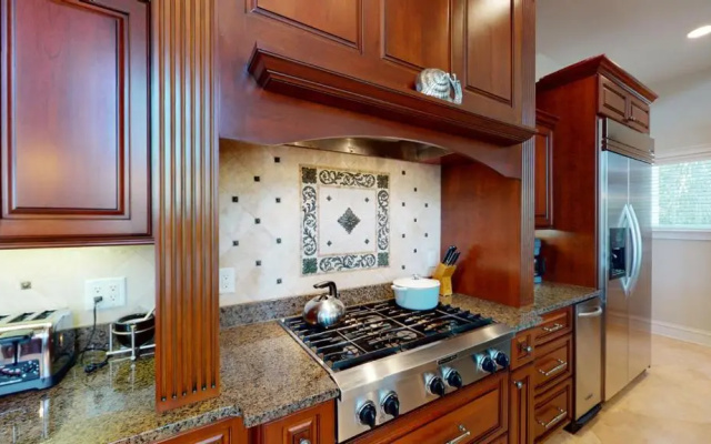 9 Promontory Ct