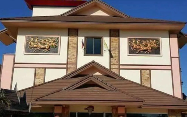 Ruysuk Hotel & Swimming Pool