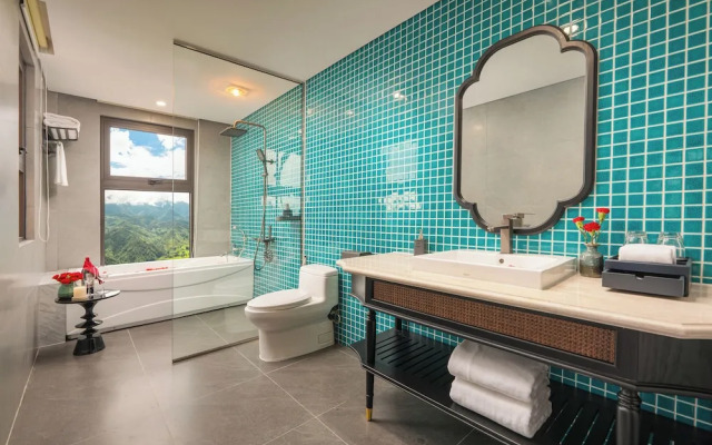 DeLaMont Sapa Hotel