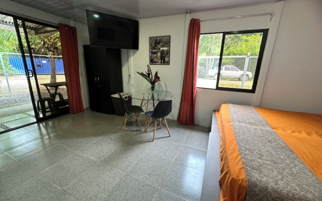 Uvita Oasis Retreat with Villa Cabins and Apartment