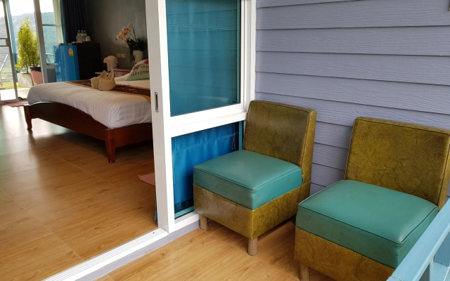 Baanmorkburi Resort