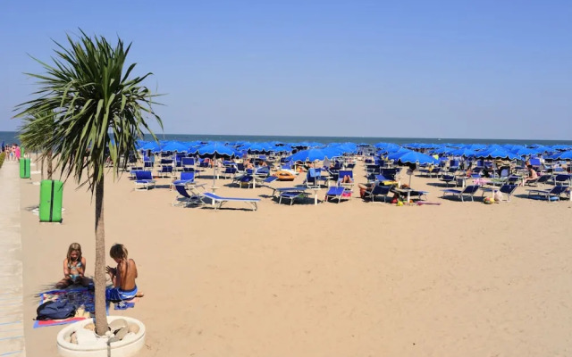 Quiet Little Villa by the Seaside in Rosolina Mare