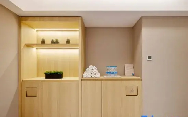 Home Inn (Zhaoyuan Fuqian Square Zhenhua)