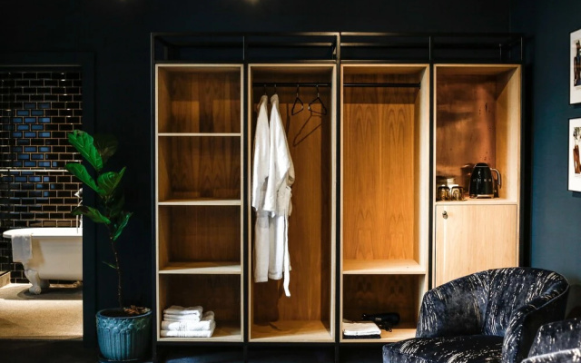 Cartel House Hotel