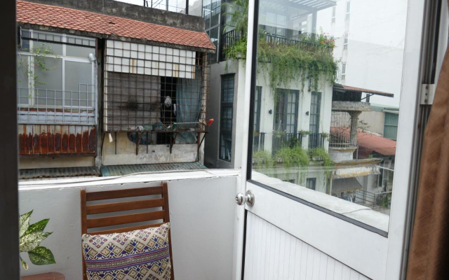 Rising Dragon Estate Hotel