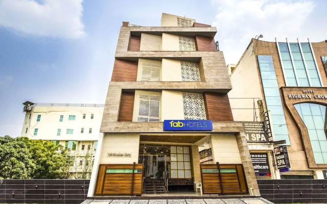 FabHotel The Royal CM Plaza