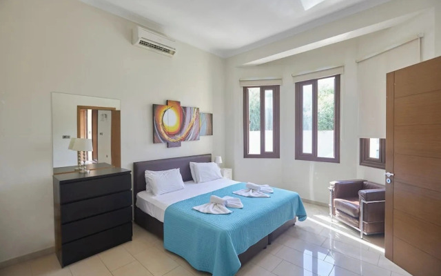 Protaras Holiday Villa Pa7 Private 7 Bedroom Villa