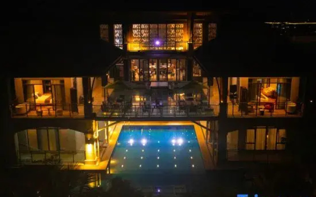 Mountaintop Club Hotel
