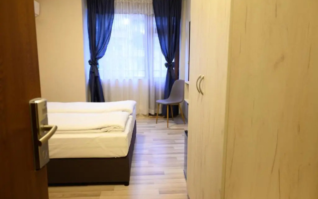 Hotel Leda
