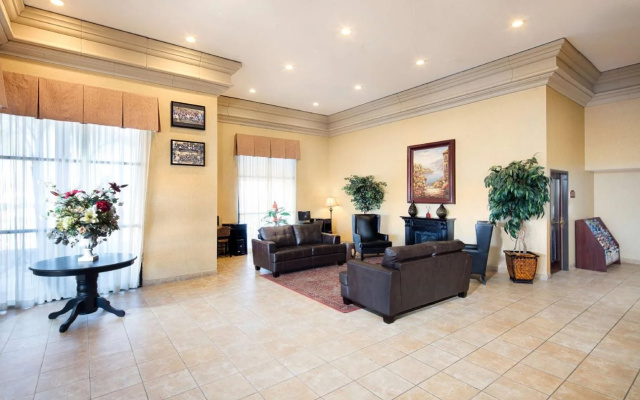 Studio 6 Suites Perris, CA