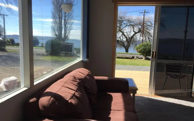 Waiteti Lakefront Motel