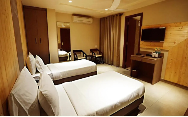 Hotel Maplewood Premier Haldwani