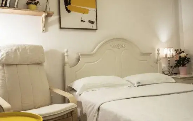 8090 Theme Apartment (Chongqing Xinyang Square)