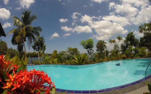Whispering Waters Lodge