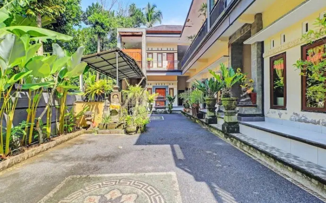 OYO 92438 Nugraha Stay Near Sangeh Monkey Forest