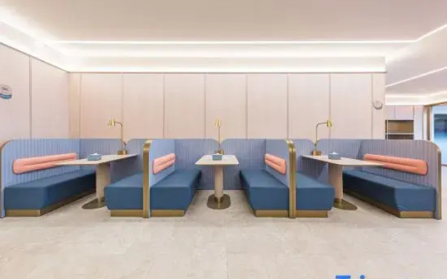 HanTing Hotel (Beijing FangZhuang subway station)