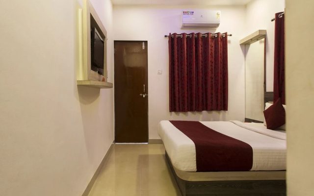 OYO 9906 Hotel Hill Top House