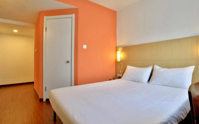 Ibis Hangzhou Nansong Yujie