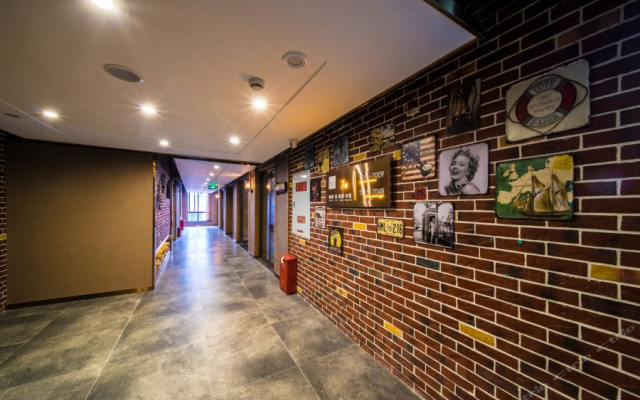 James Joyce Coffetel (Chengdu East Railway Station Lvdi 468)