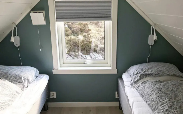 8 Person Holiday Home in Urangsvag