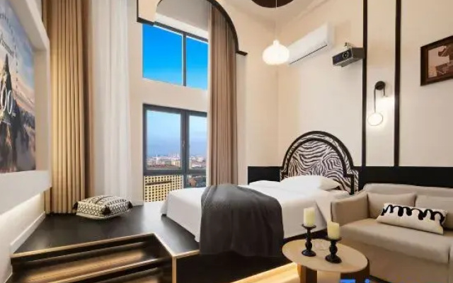 "Town Talk •THEMOMENAPARTMENTAesthetic Designer LOFT  (Nantong Vocational University Branch)