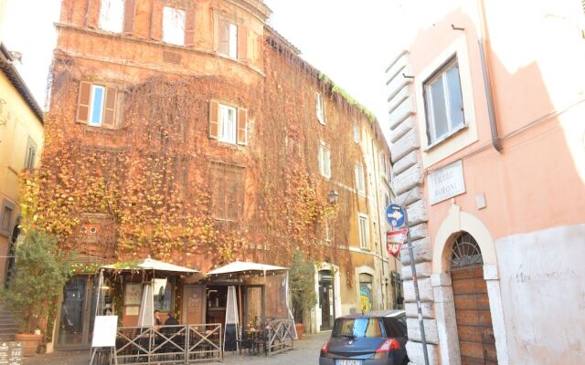 Апартаменты Moroni Apartment Trastevere вид на фасад
