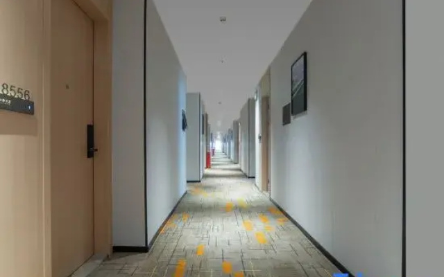 Huaji Hotel (Foshan Jinshazhou Jinbo Tiandi Shabei Subway Station)