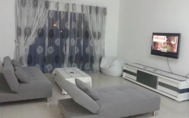 Zenith Guest House @ Palm Court