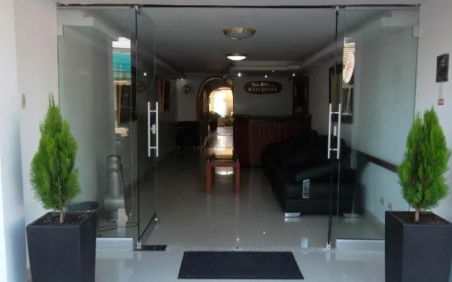 Hotel 999