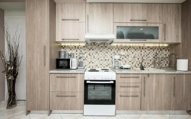 'The Ivory' House Project In Athens