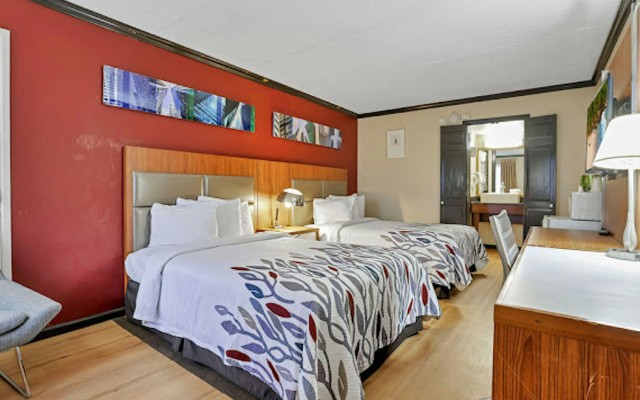 Red Roof Inn Uhrichsville