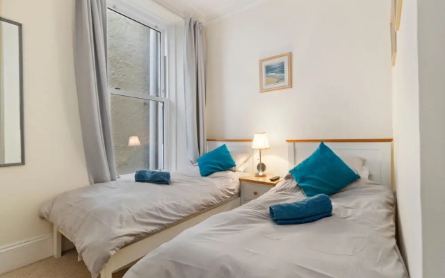 Sherbourne House - Seaside Apartment