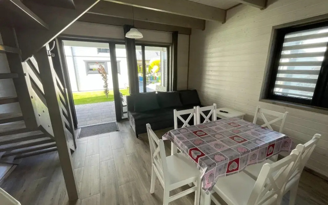 Holiday Homes Near the Beach, Sauna, Jacuzzi