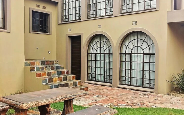 Africlassic Garden Lodge