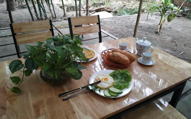 Hoa Dua Homestay