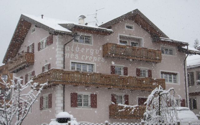 Hotel Nès Crépes Долина Валь-ди-Фасса вид на фасад
