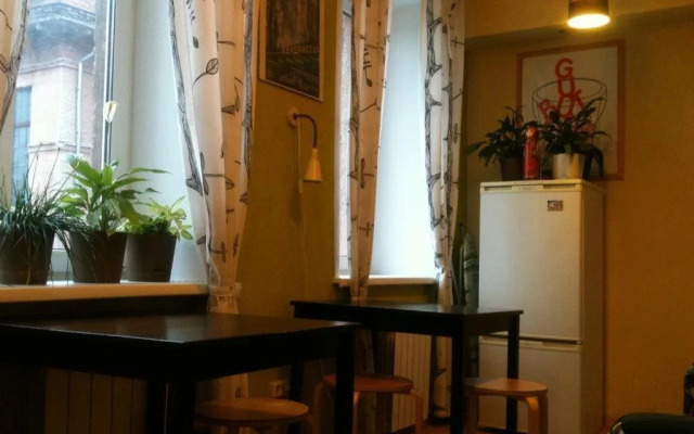 Titmouse House Hostel