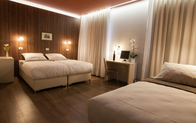 Hotel Center